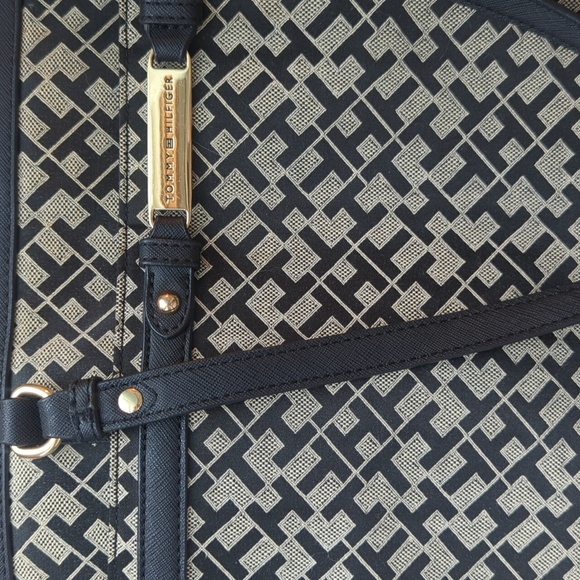Tommy Hilfiger Black and Cream Tote with Geometric Pattern and Sturdy Ha… - Picture 8 of 9